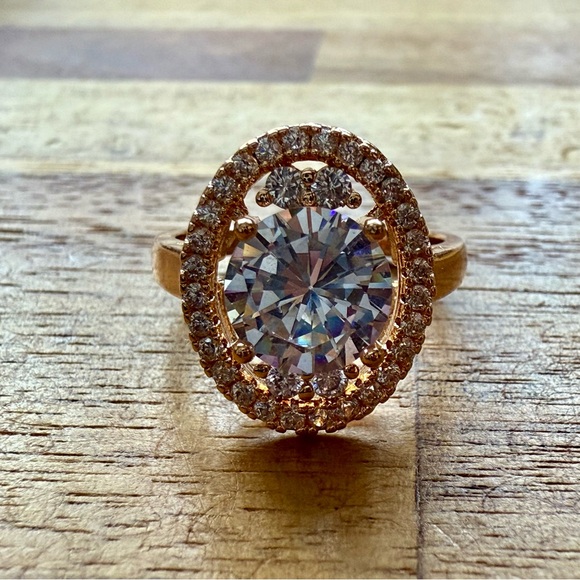 18K Rose Gold Plated Ring - Picture 2 of 3